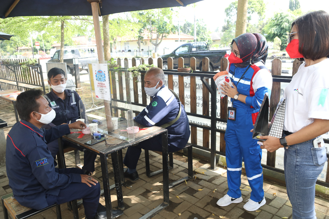 Hari Tanpa Tembakau, Kilang Pertamina Cilacap Tukar Rokok dengan Paket Sehat