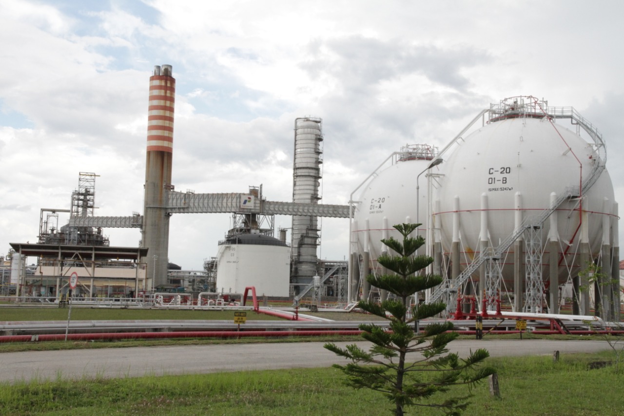 Pertamina Pastikan Masyarakat Sekitar Tidak Terdampak Insiden Tangki di Kilang Cilacap