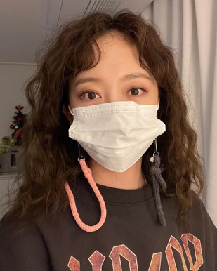 Tren Pakai Strap Masker, Apa Manfaatnya?