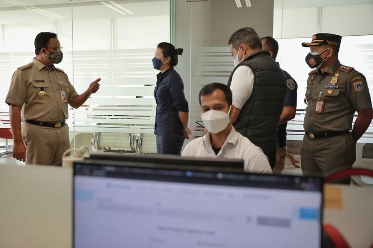 Anies Geram, Ada Perusahaan Tak Taat Aturan PPKM Darurat