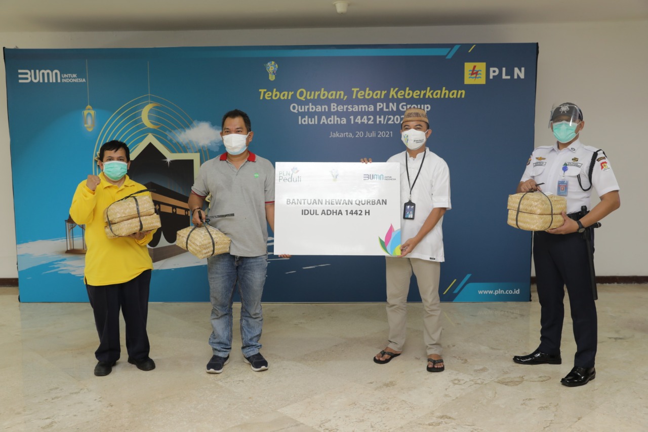 PLN Distribusikan 127.945 Paket Daging Kurban