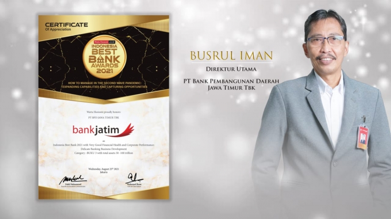 Bank Jatim Terima Penghargaan Indonesia Best Bank 2021