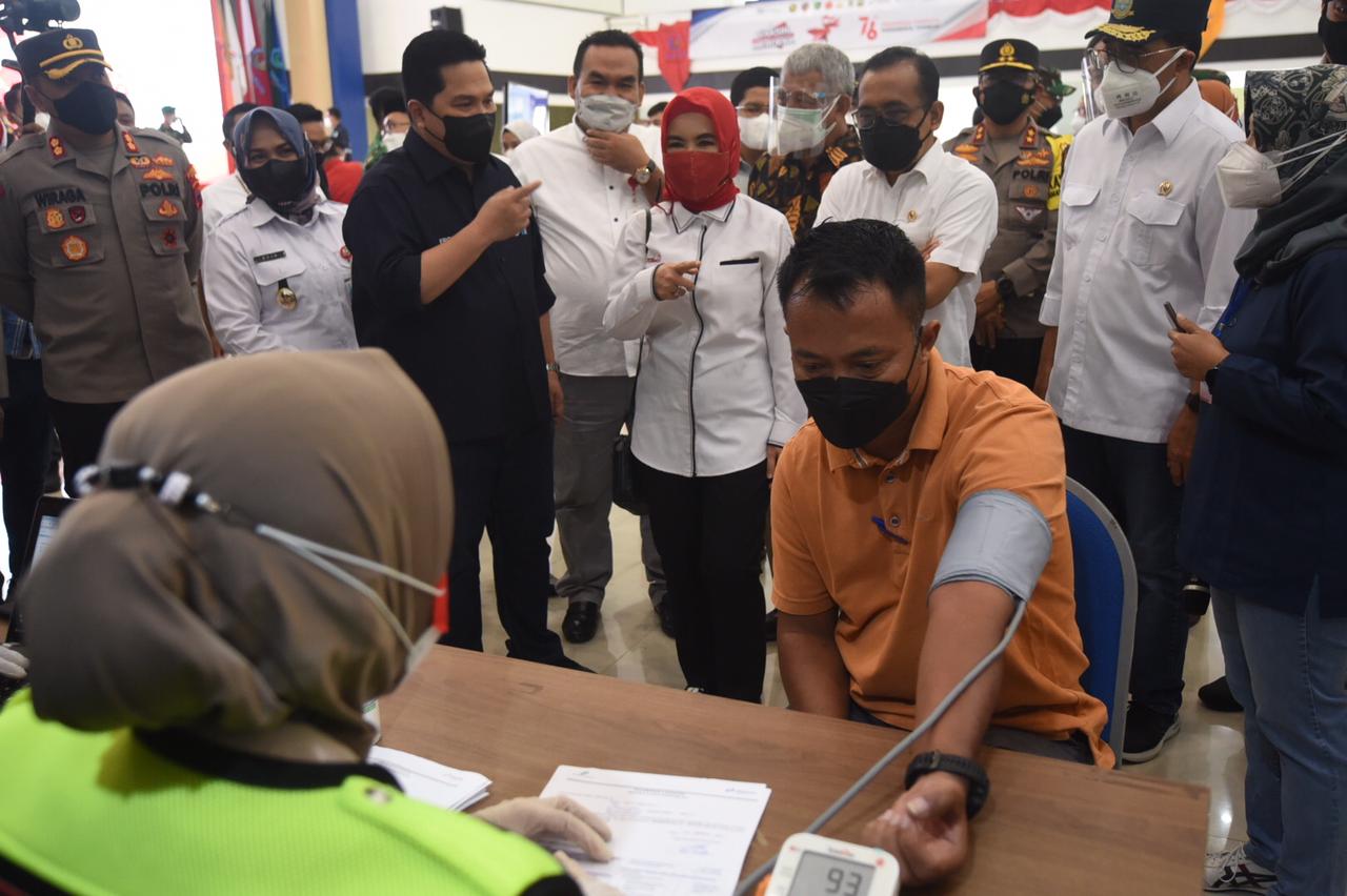 3 Menteri Tinjau 15.000 Vaksinasi bagi Warga Cepu