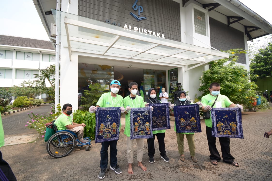 Pertamina Berikan Pelatihan Batik Betawi bagi Penyandang Difabel
