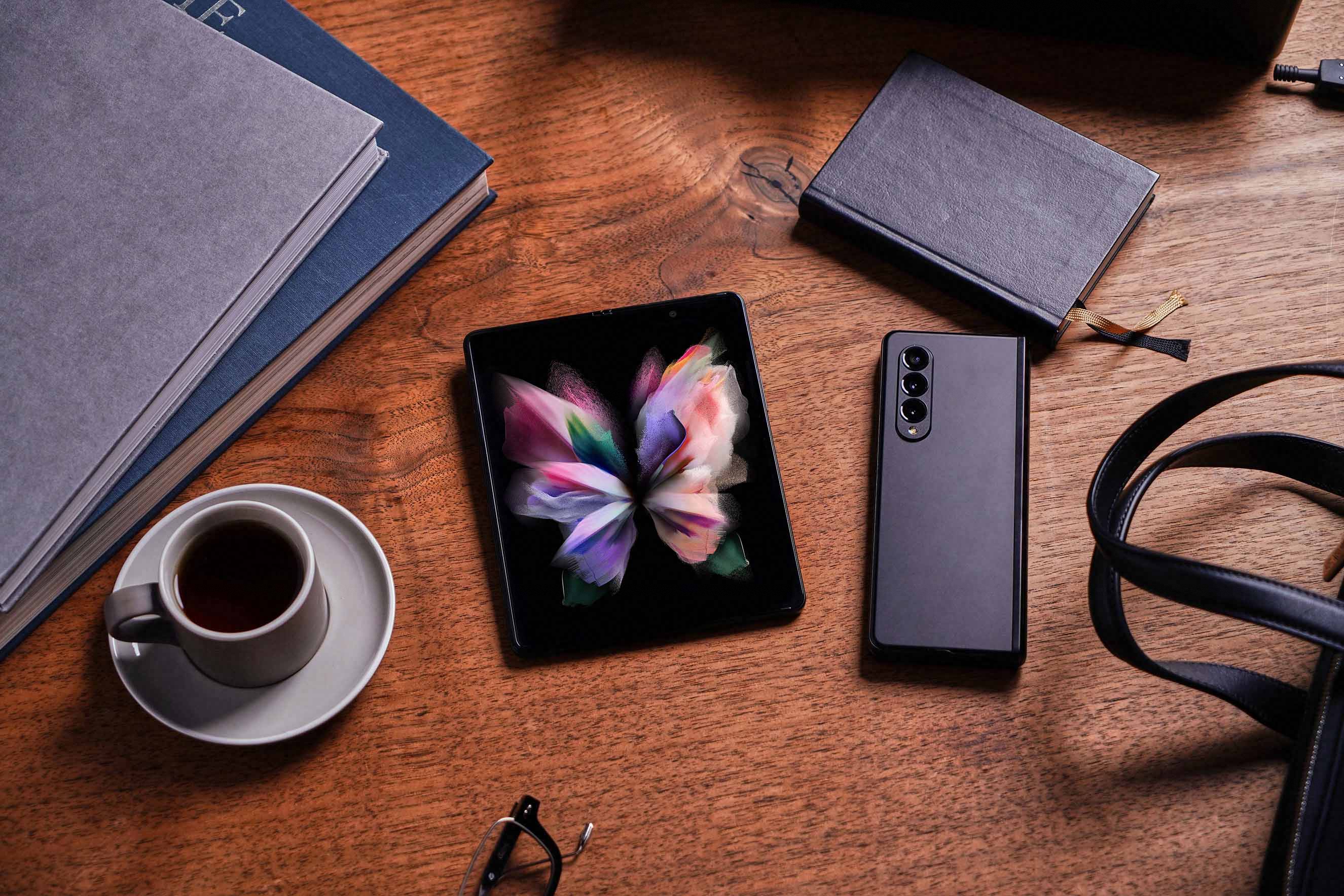 Samsung Luncurkan Galaxy Z Flip dan Z Fold Terbaru