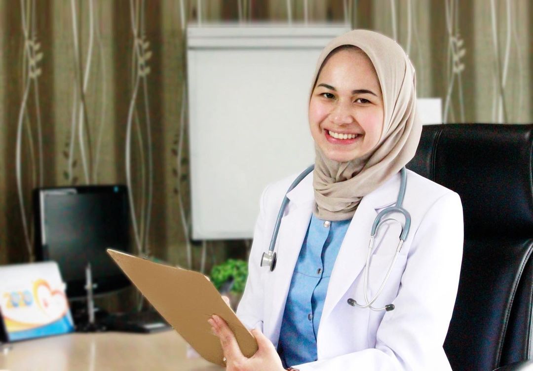 Nadhira Nuraini Afifa, Dokter Muda Lulusan Harvard yang Menginspirasi