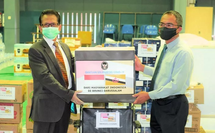 Komunitas Indonesia Salurkan Bantuan Covid-19 untuk Brunei Darussalam