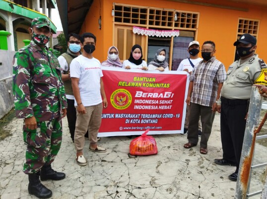 Komunitas Gerakan Berbagi Salurkan Sembako ke Warga Isoman di Bontang