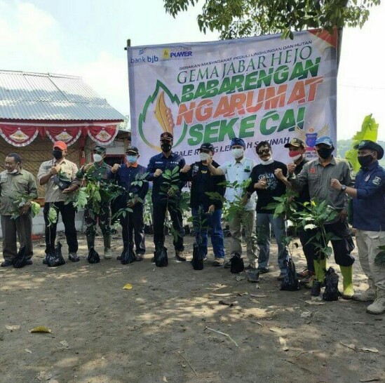 Komunitas Gema Jabar Hejo Tanam 1.000 Pohon di Bantaran Sungai KBB