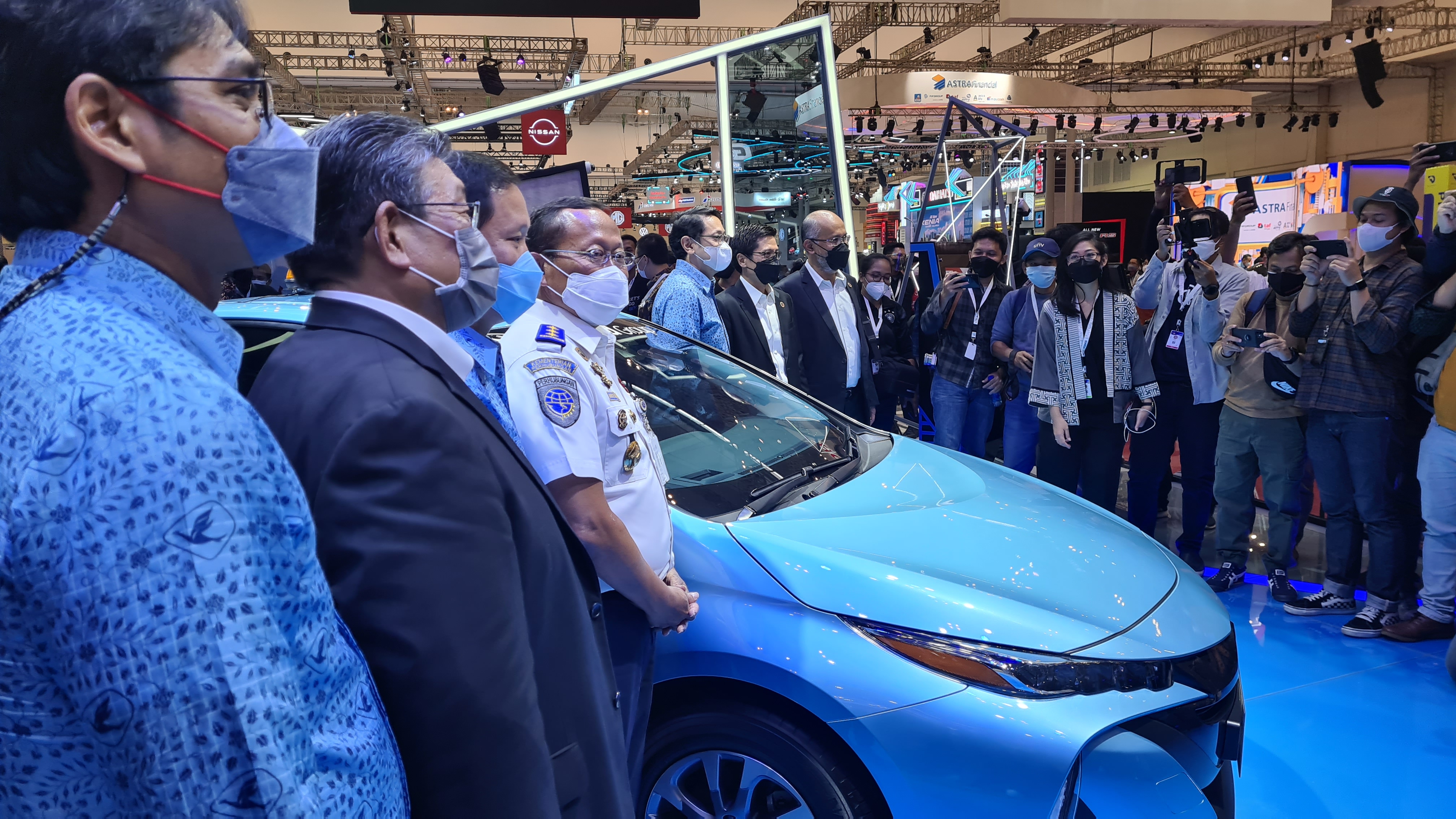 Toyota - Bluebird Hadirkan Armada Prius PHEV, Lebih Ramah Lingkungan