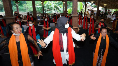 Program Maestro Mengajar Lestarikan Tari Gandrung Banyuwangi
