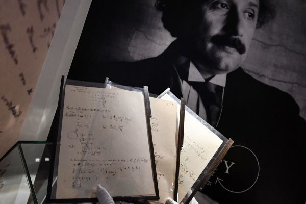 Langka, Tulisan Tangan Einstein Terjual Rp 185 Miliar