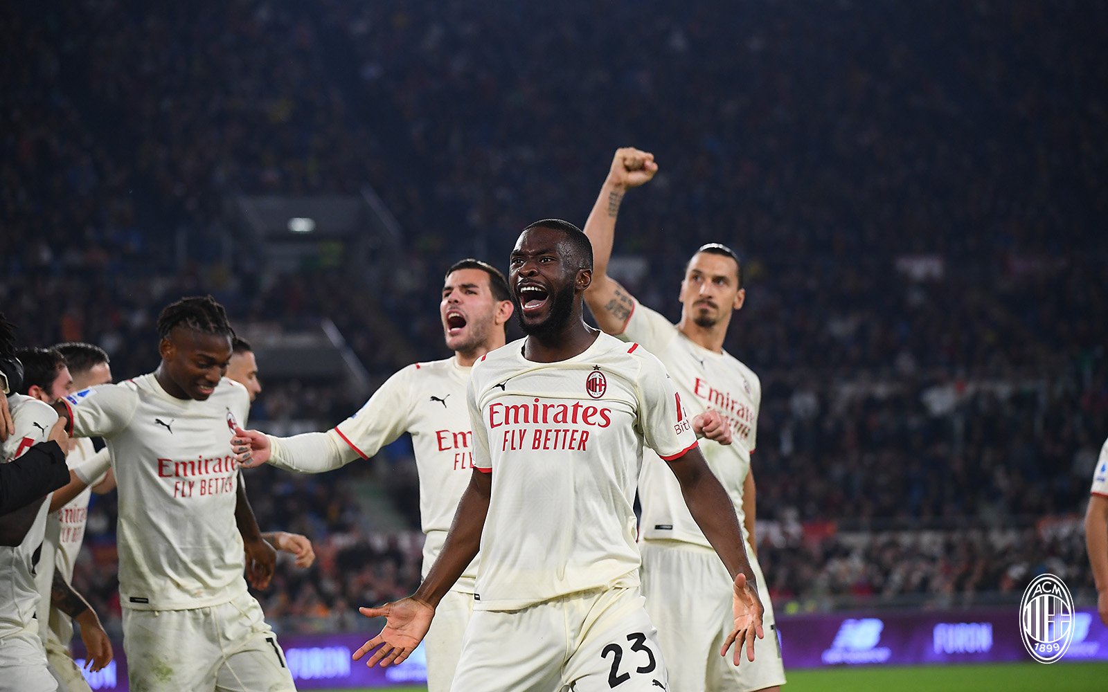 AC Milan saat melawan AS Roma
