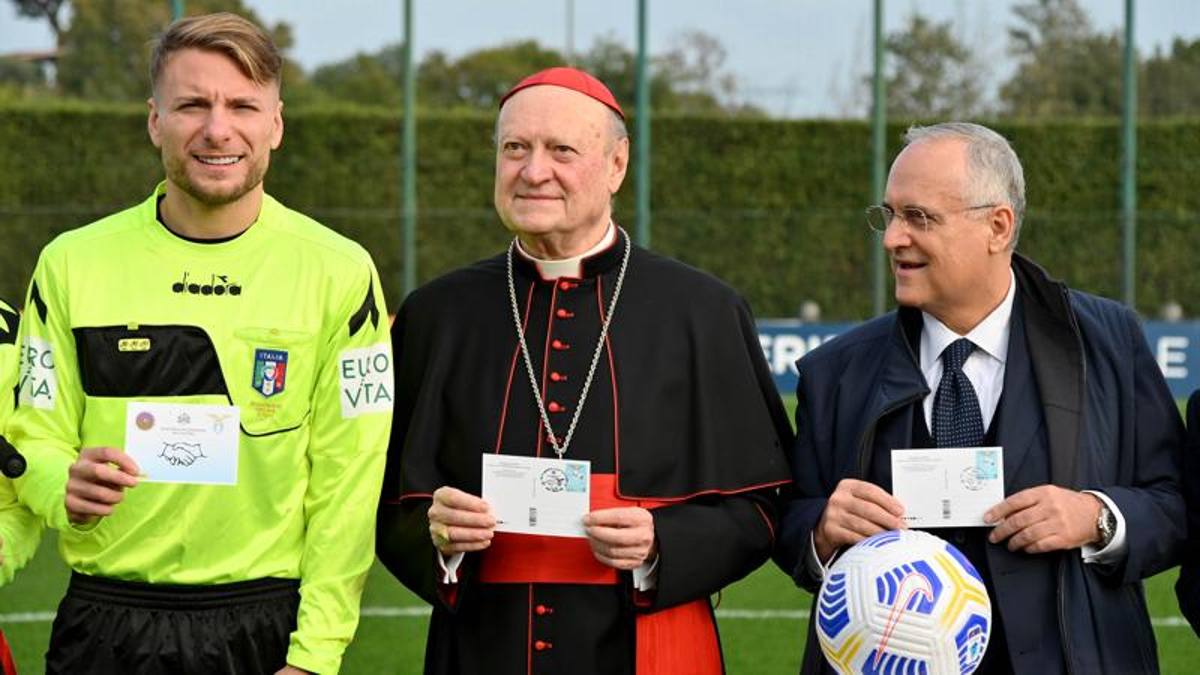 Diminta Paus Francis, Bintang Lazio Ciro Immobile Jadi Wasit Laga Amal