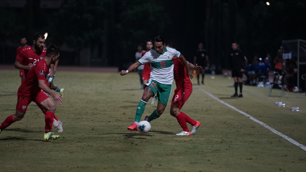  Ezra Walian - Foto PSSI