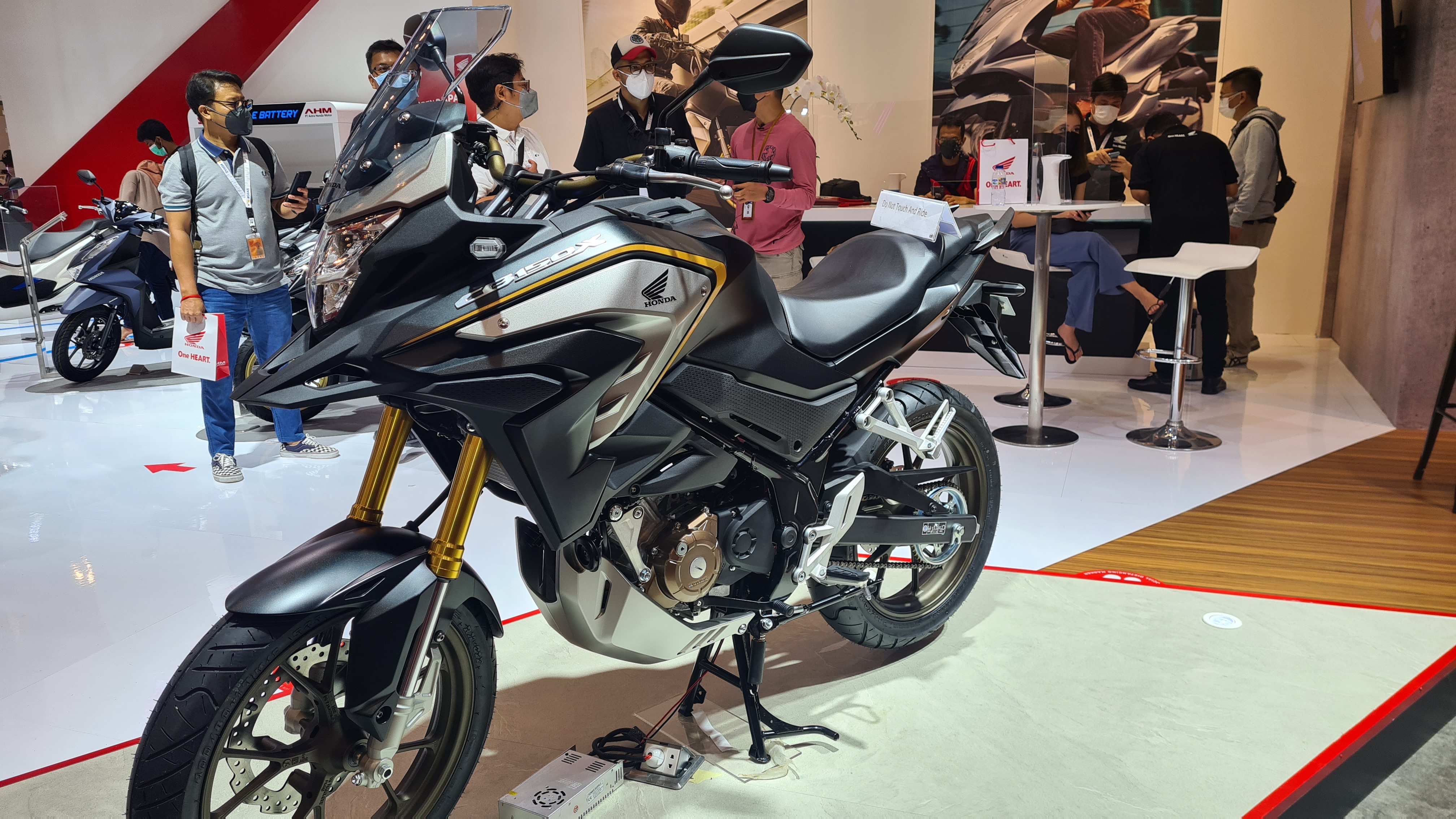 Honda Bawa Motor Sport Touring Gagah CB150X ke GIIAS 2021