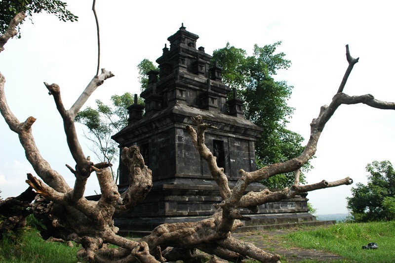 Wisata Candi Tugu