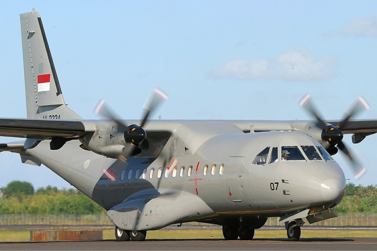 CN-235, Pesawat Buatan Indonesia Laris Manis Terjual di Mancanegara