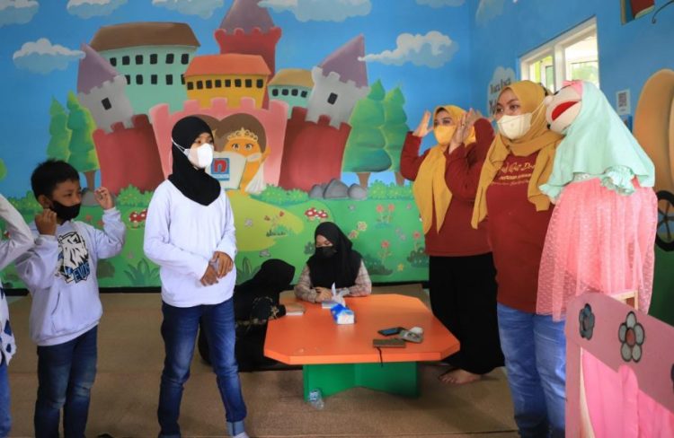 Surabaya Mendongeng Tingkatkan Minat Baca Anak