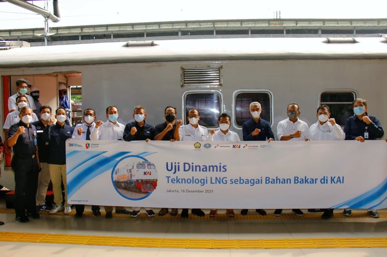 Pertamina dan KAI Uji Dinamis Kereta Api Berbahan Bakar LNG