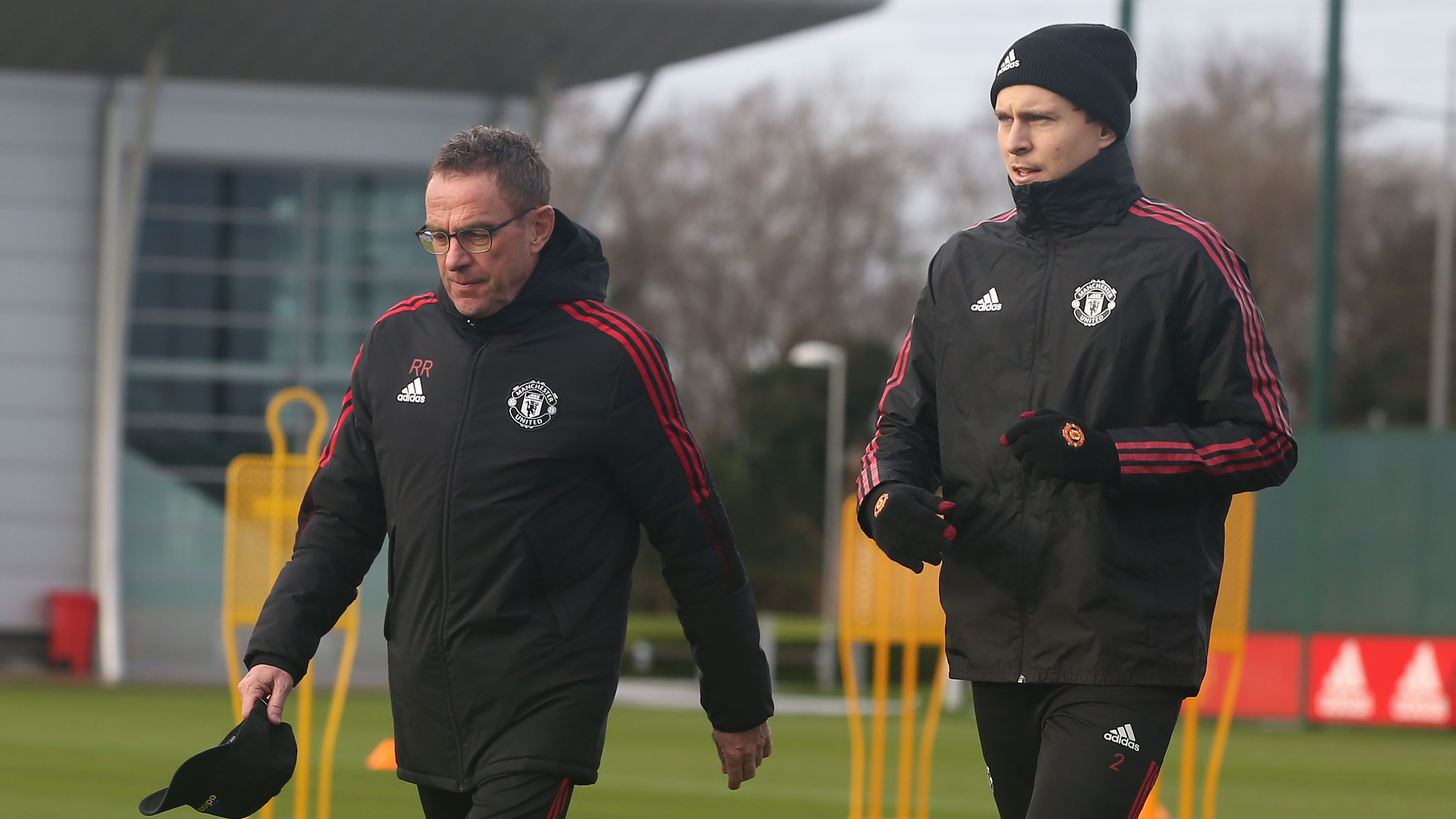 Ralf Rangnick Jawab Pilihan Tiga atau Empat Bek Buat MU