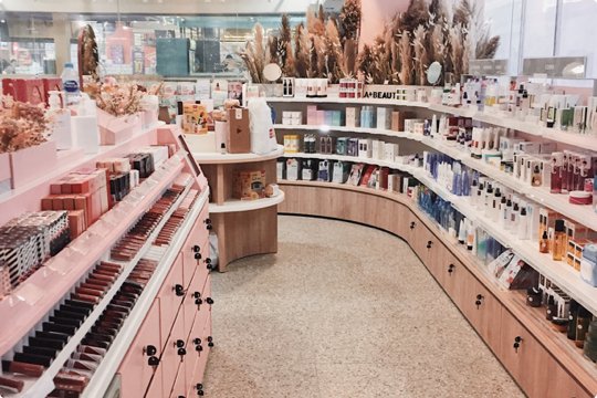 Hati-Hati! Efek Samping Bahan Berbahaya dalam Produk Skincare