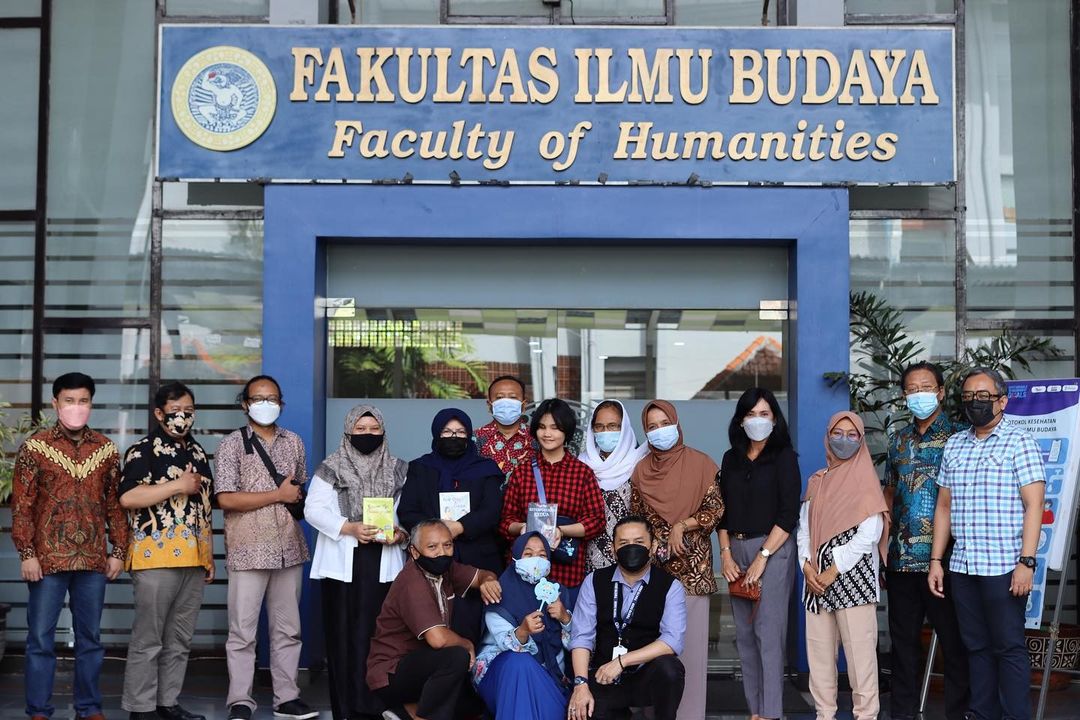 Kisah Inspiratif Huriyah Dhawy Febrianti, Tunanetra yang Terbitkan Tiga Novel dalam Satu Tahun