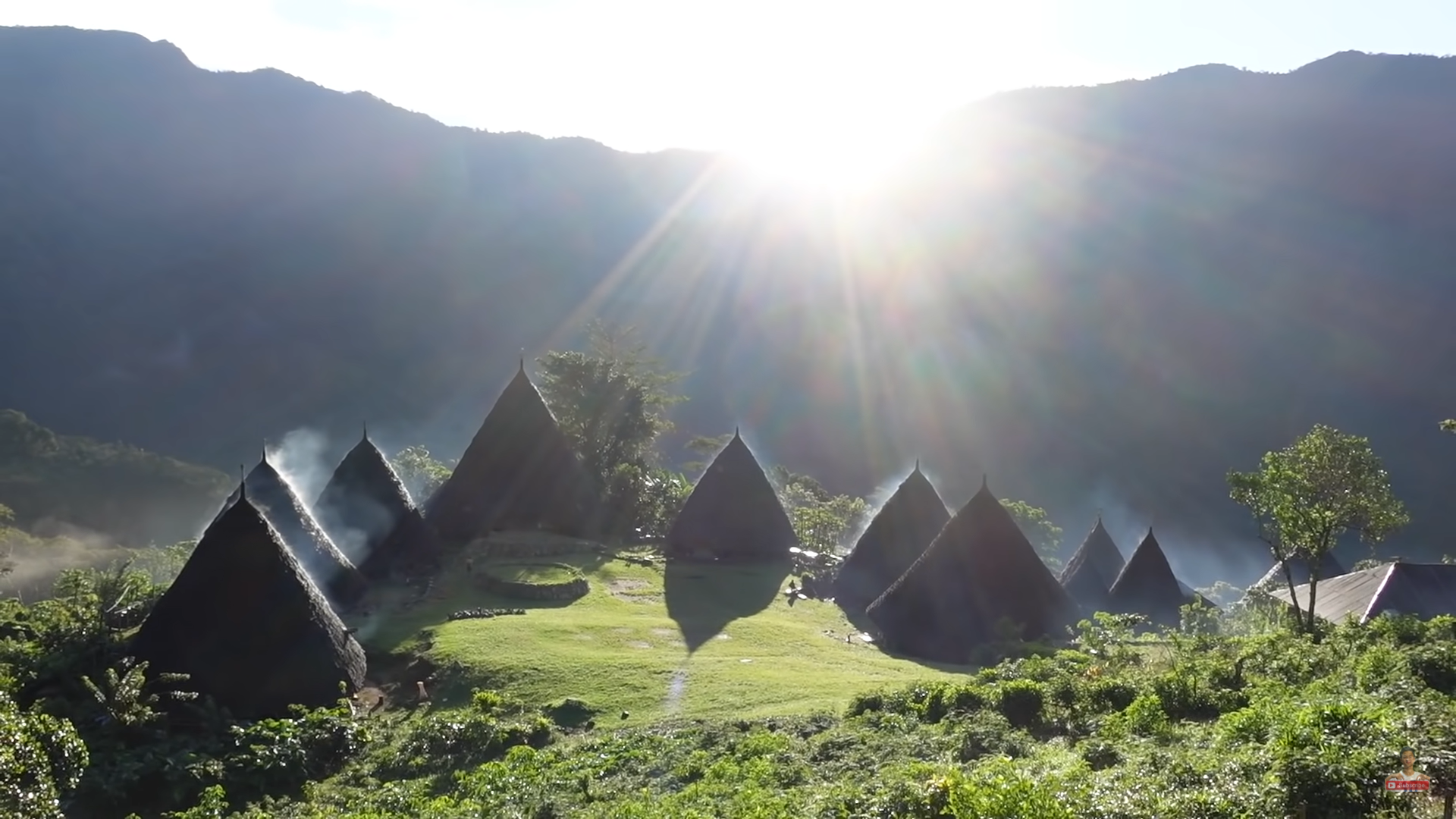 Wae Rebo, Desa Adat Minang di Pegunungan Flores Bak Negeri di Atas Awan