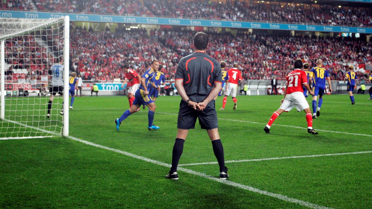 Asisten Wasit Gawang, Solusi Meredam Keputusan Kontroversial di Liga 1