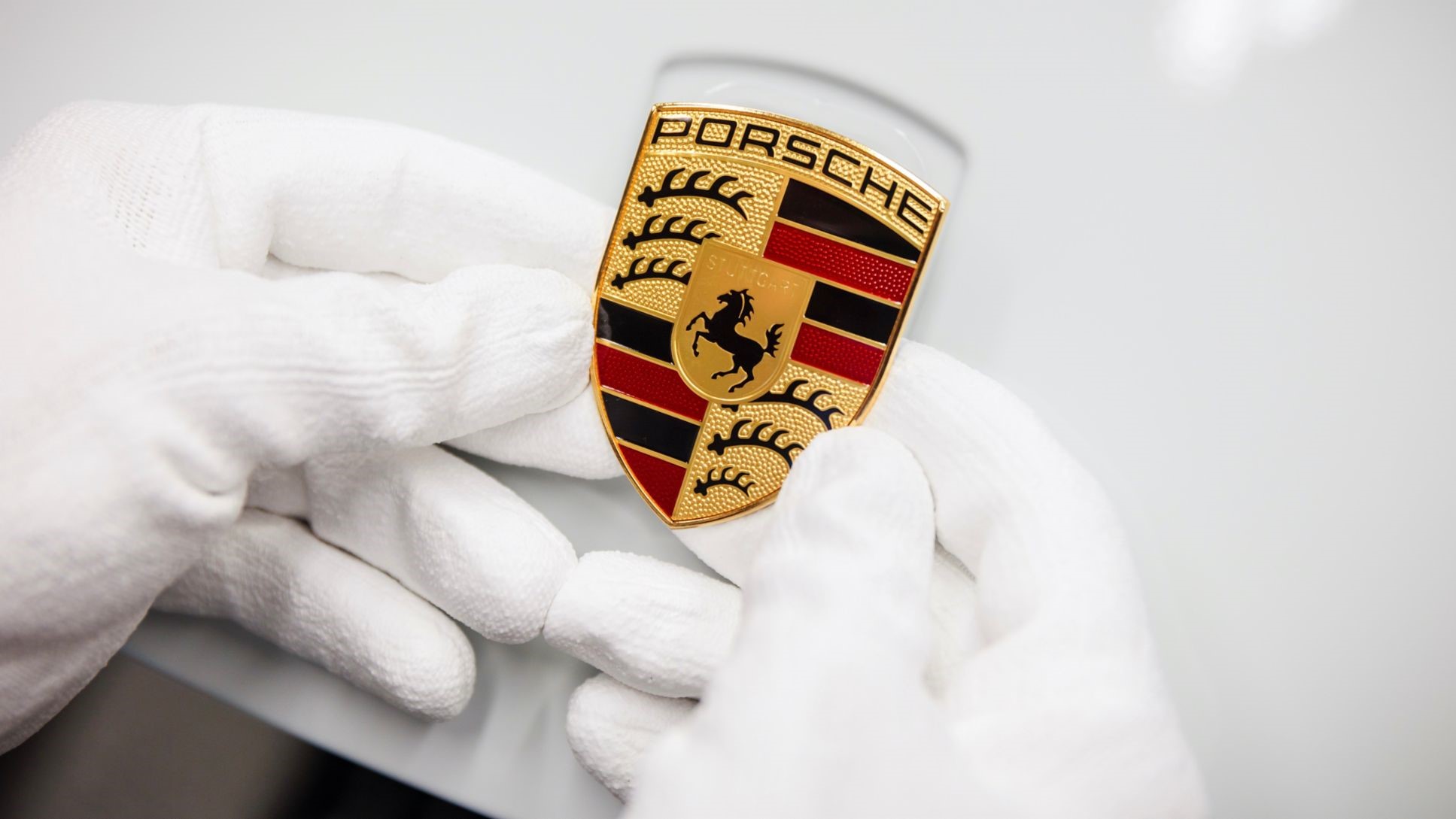 Dampak Perang Rusia – Ukraina, Porsche Tutup Pabrik Sementara di Leipzig Jerman