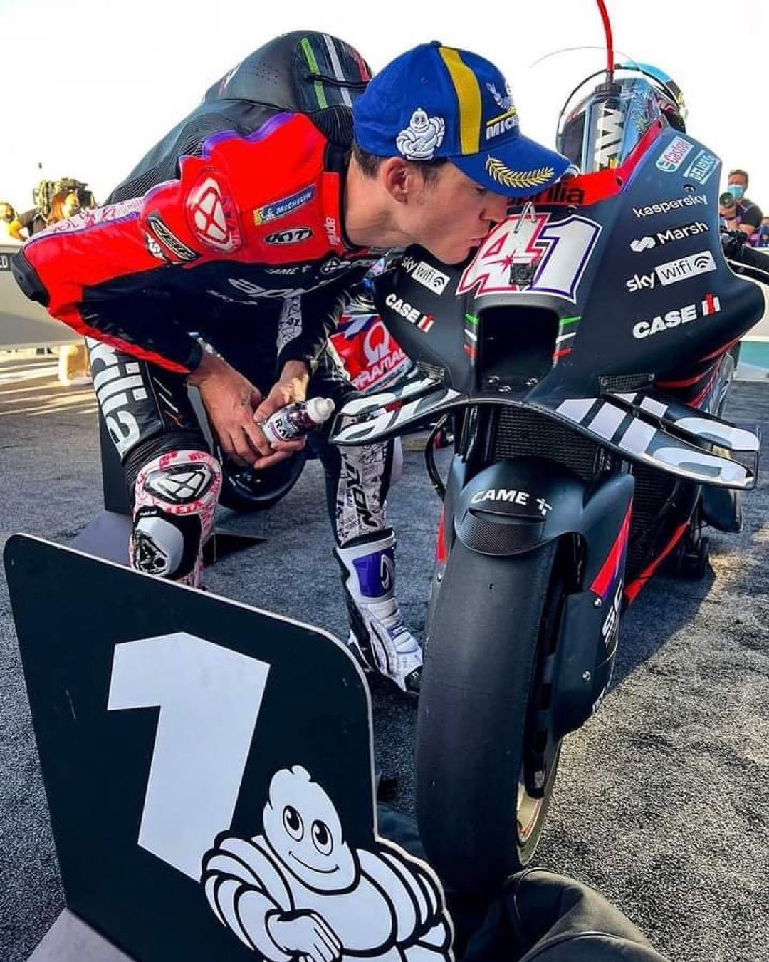 MotoGP Argentina: Puasa 13 Tahun, Akhirnya Aleix Espargaro Menang juga