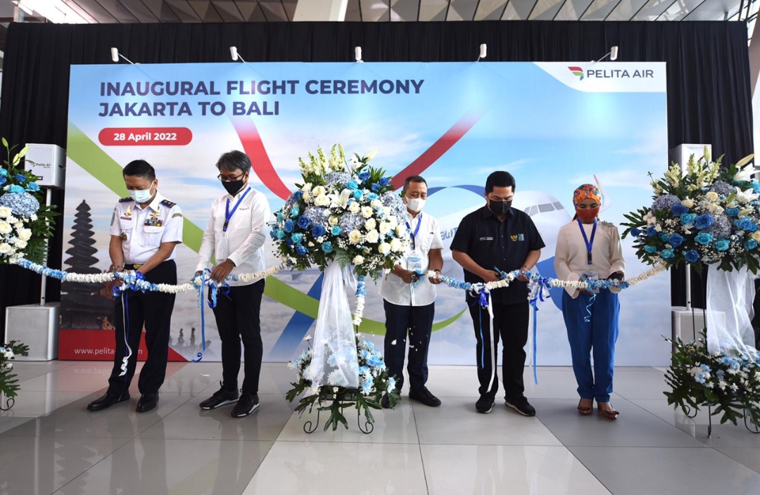 Menteri BUMN Lepas Perdana Pelita Airbus A320, Layani Penerbangan Jakarta-Bali-Jakarta