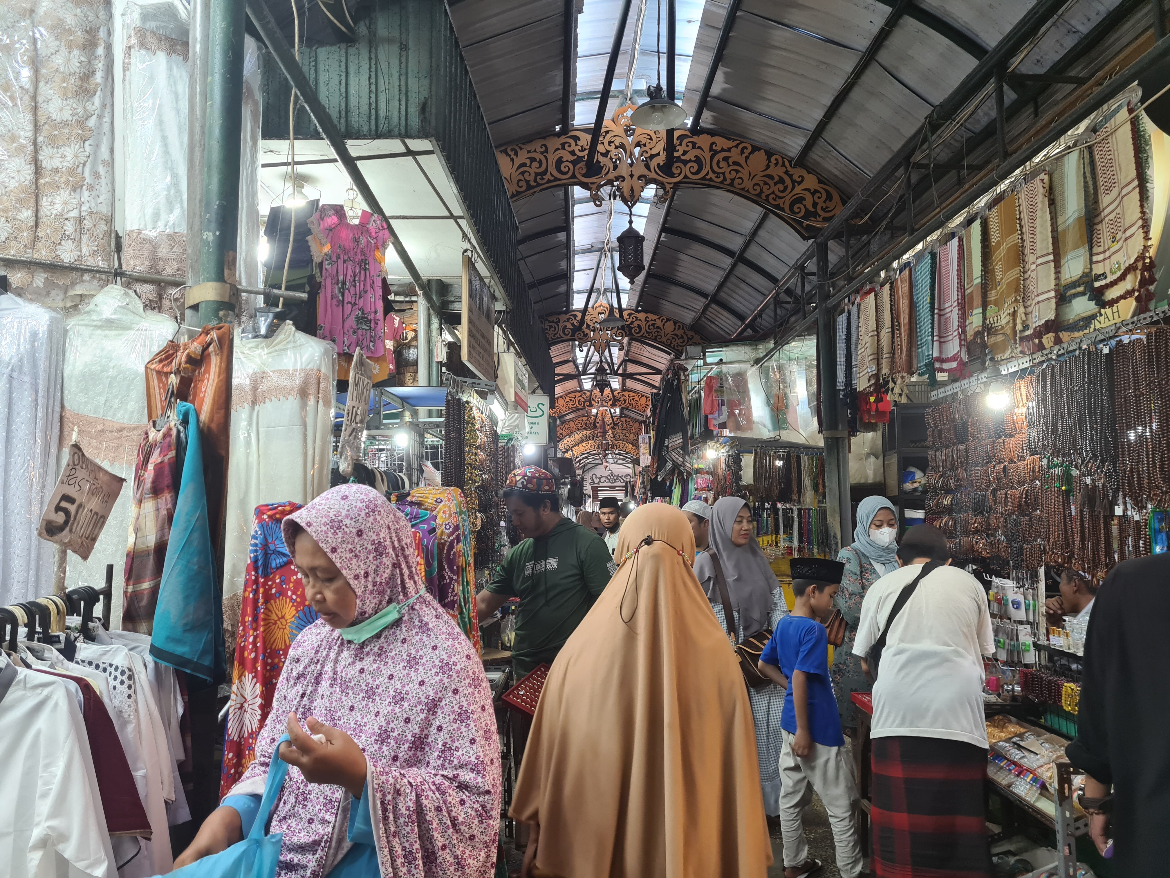 Mengenal Ampel, Pusat Kuliner dan Belanja Bersejarah Surabaya