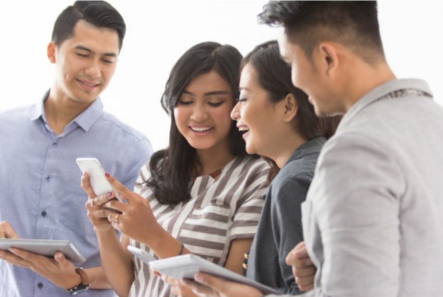 Perbedaan Pola Pikir Generasi Milenial dan Gen Z di Dunia Kerja