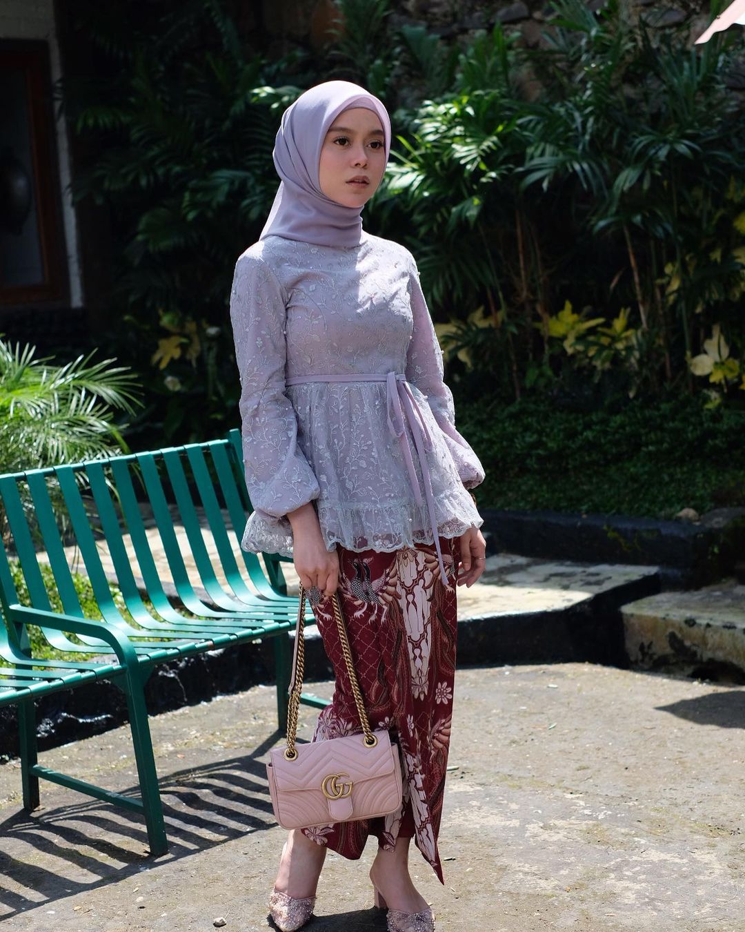 5 Inspirasi Outfit Kondangan ala Artis untuk Hijabers
