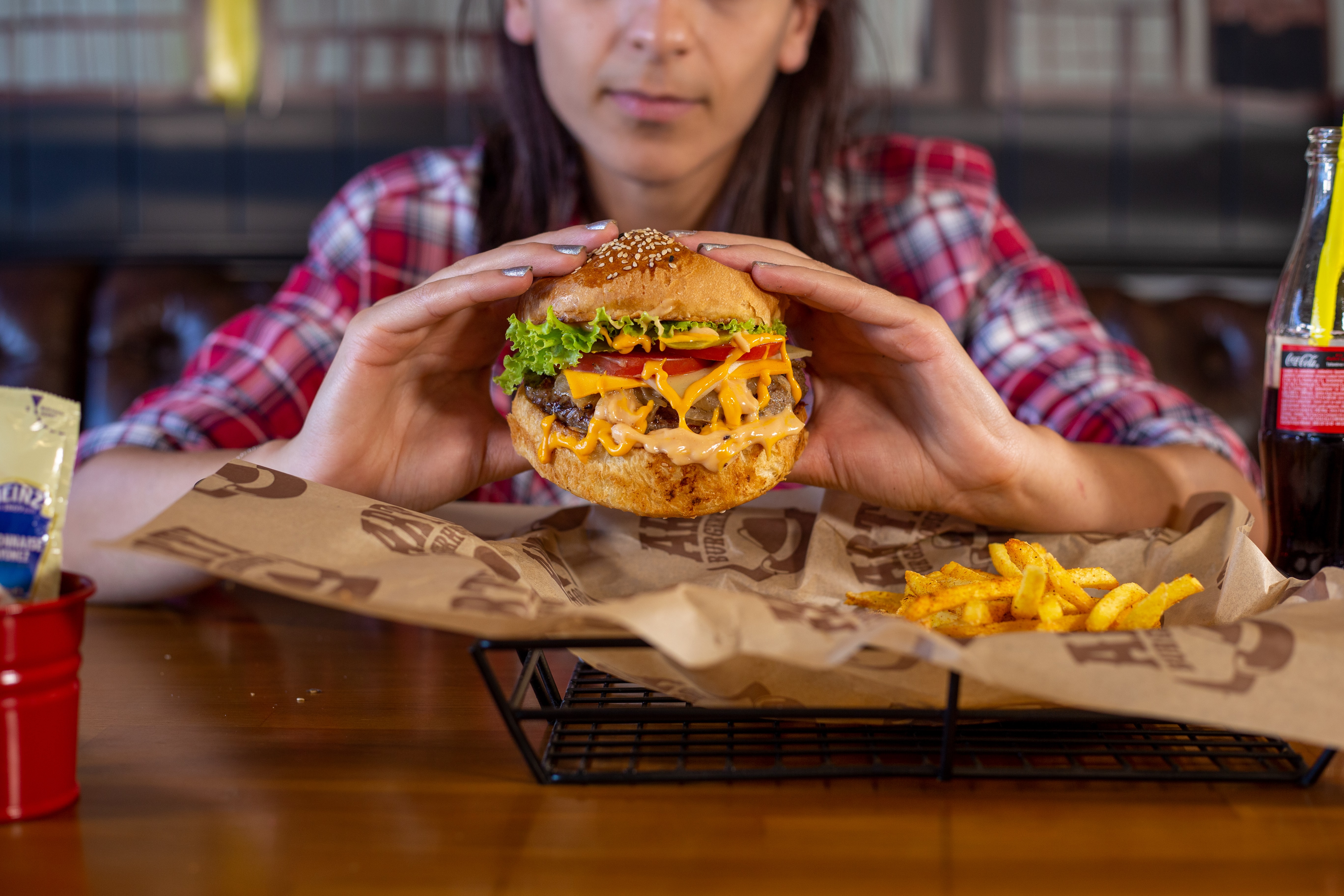 Mengenal Emotional Eating dan Cara Menghindarinya