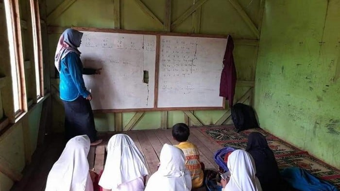 Isop Sopiah, Bawa Harapan Pendidikan di Pelosok Garut