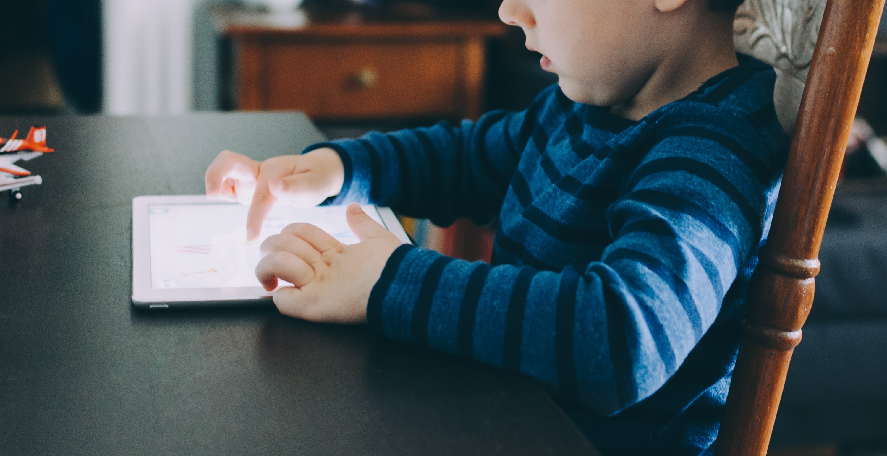 Pengaruh Gadget Terhadap Perkembangan  Anak