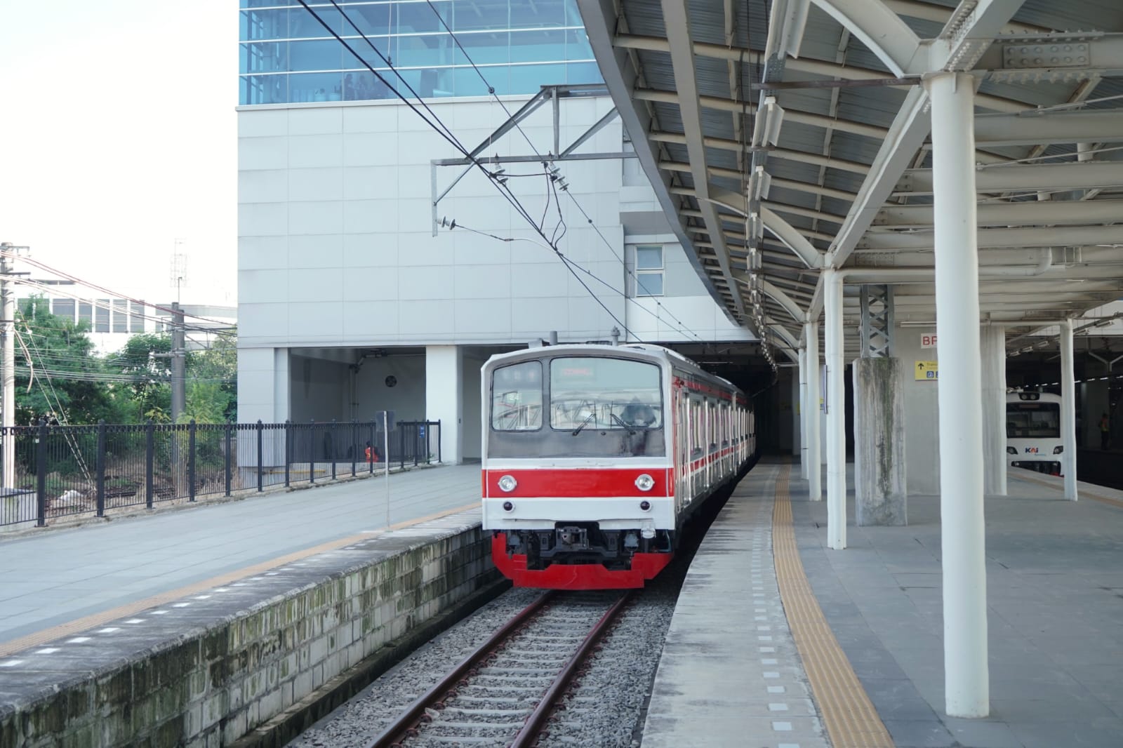 Semester 1-2022, Pelanggan KRL Jabodetabek Capai 89,9 Juta Orang
