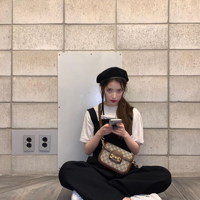 Inspirasi Outfit untuk Museum Date ala K-Pop Idol