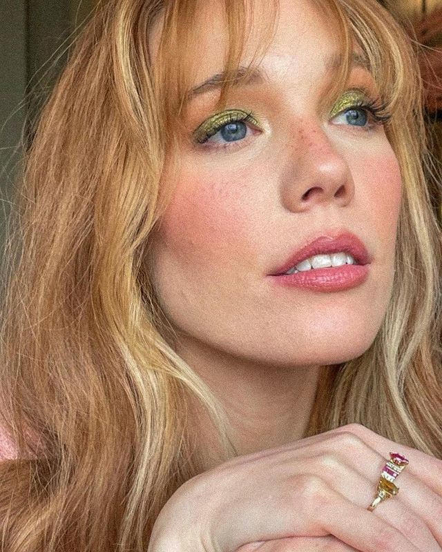 Tren Sunburnt Blush, Gaya Make Up Musim Panas yang Manis