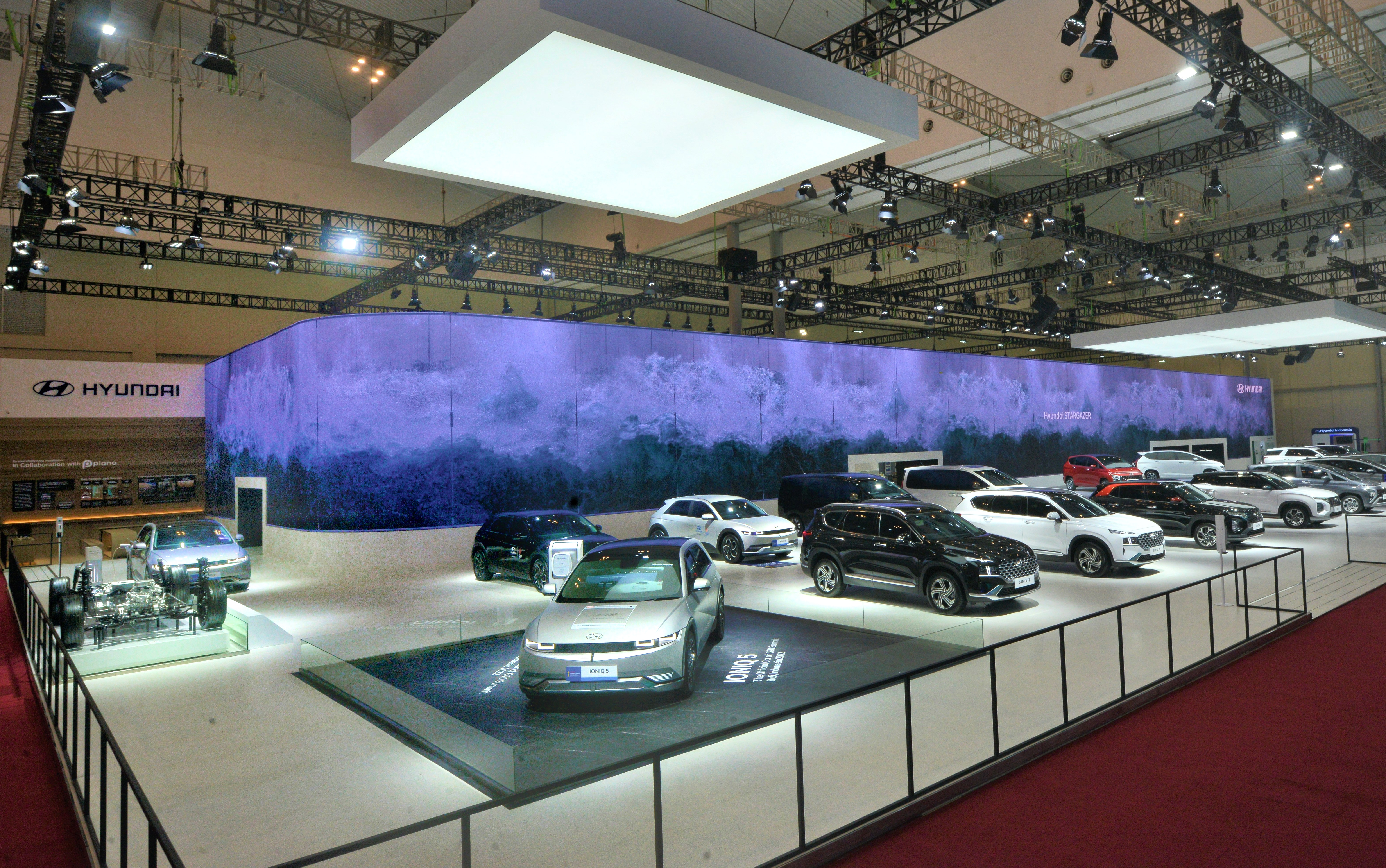 Pajang Wall LED Raksasa di Booth GIIAS 2022, Hyundai Raih Rekor MURI