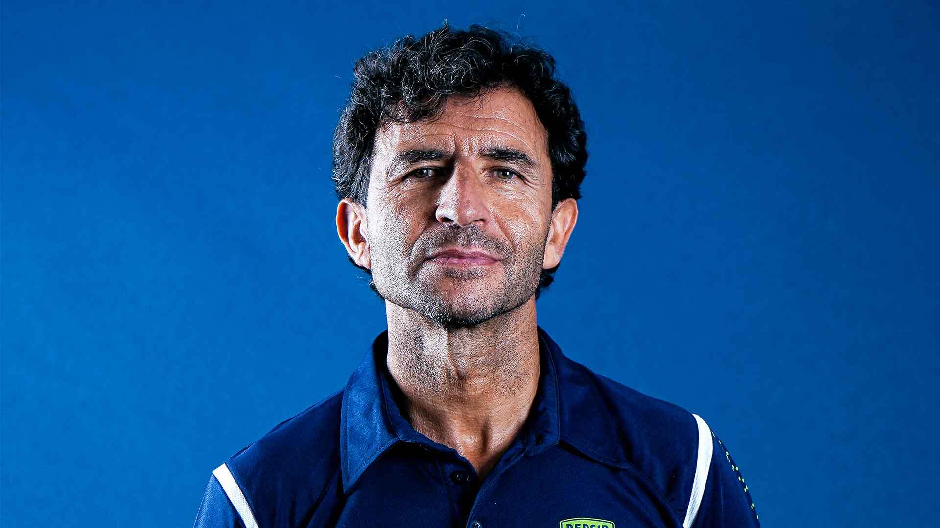 Administrasi rampung, Luis Milla Sudah Diizinkan Melatih Persib ketika Melawan PSM