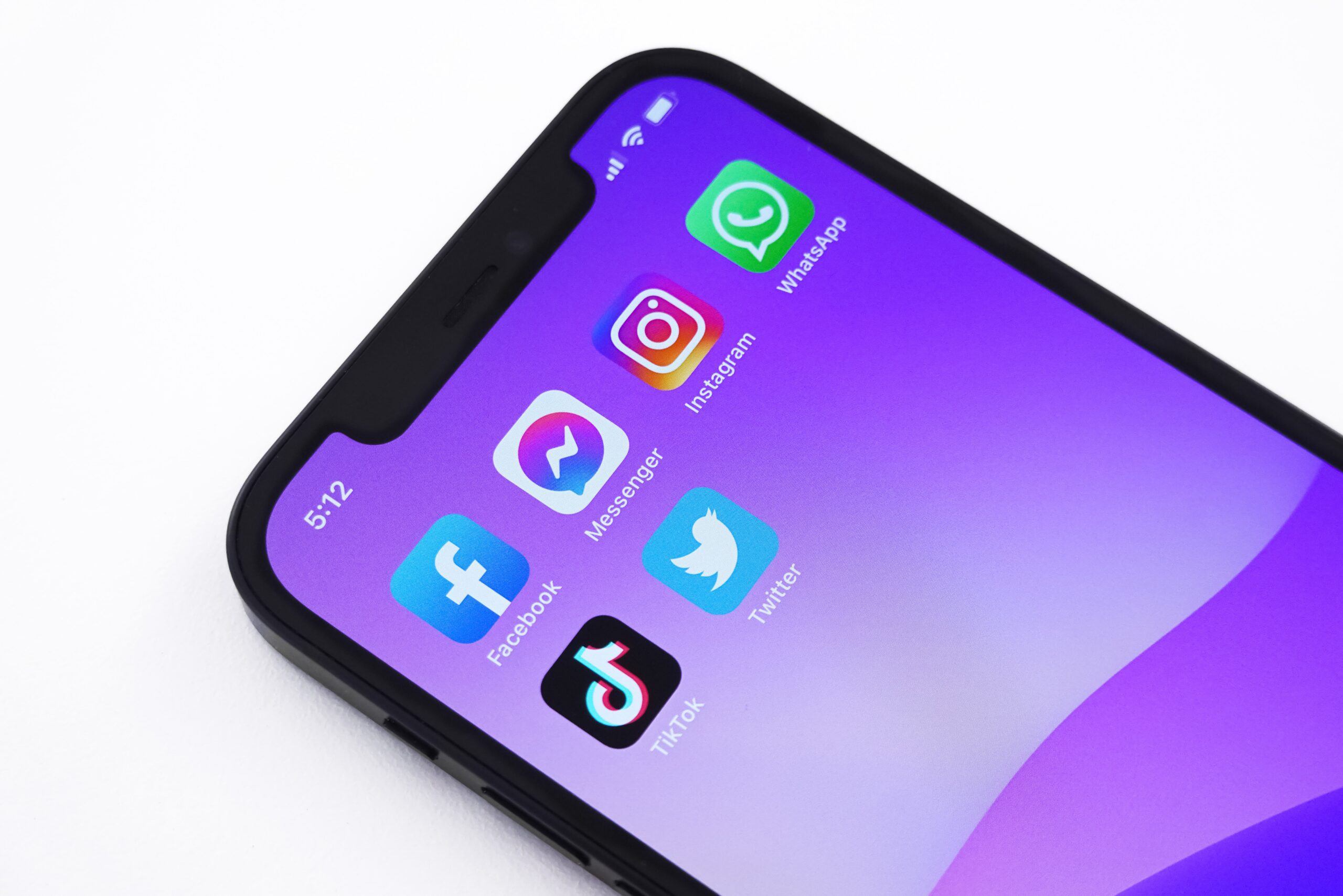 Pola Penggunaan Media Sosial
