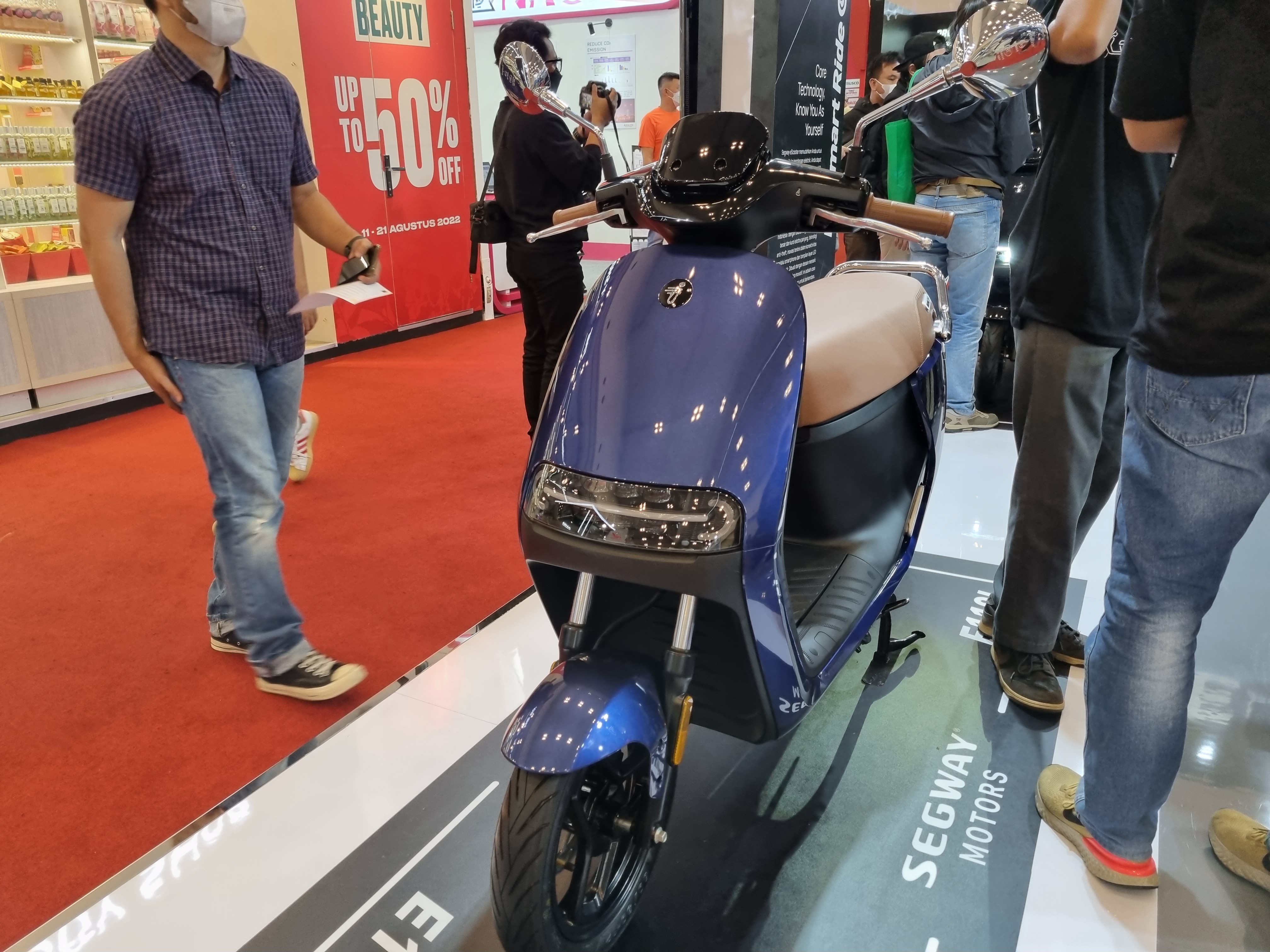 Segway E110L, Pilihan Baru Motor Listrik di Indonesia
