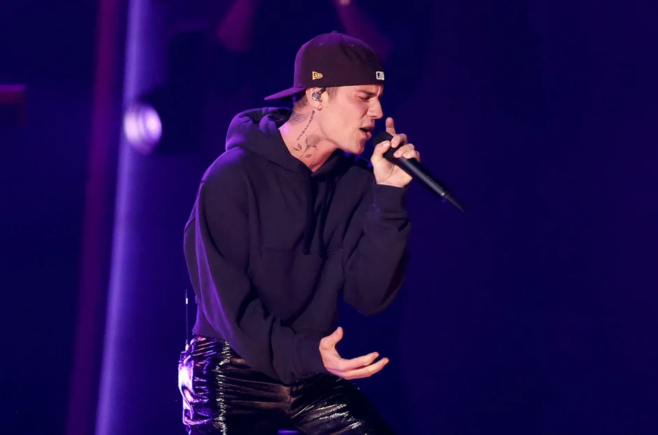 Justin Bieber Tunda Konser