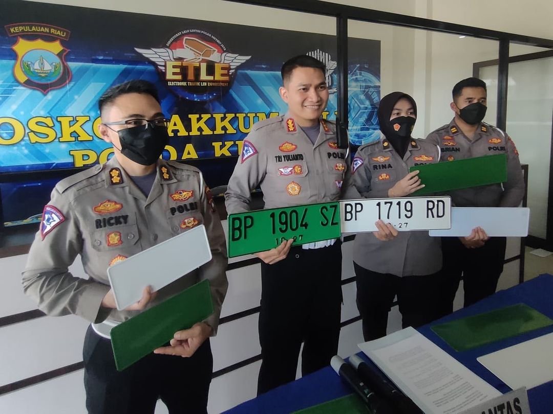 Pelat Kendaraan Hijau, Apa Artinya dan Siapa yang Boleh Menggunakan