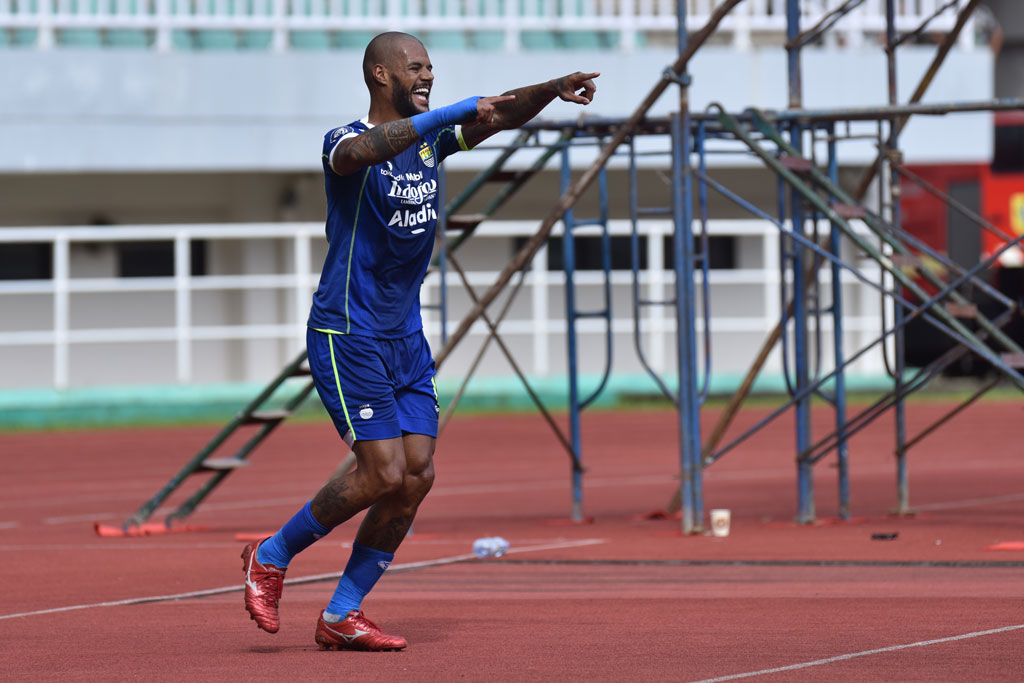 Persib Tikung Persija di Puncak Klasemen Liga 1