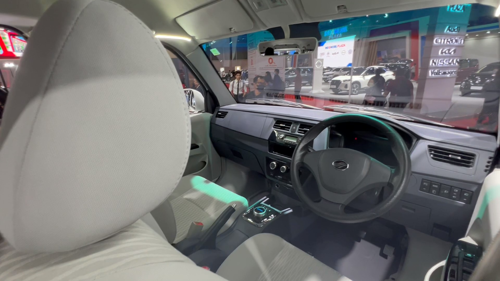 Esemka Bima EV Melantai di IIMS 2023, Ditawarkan dalam Dua Varian!