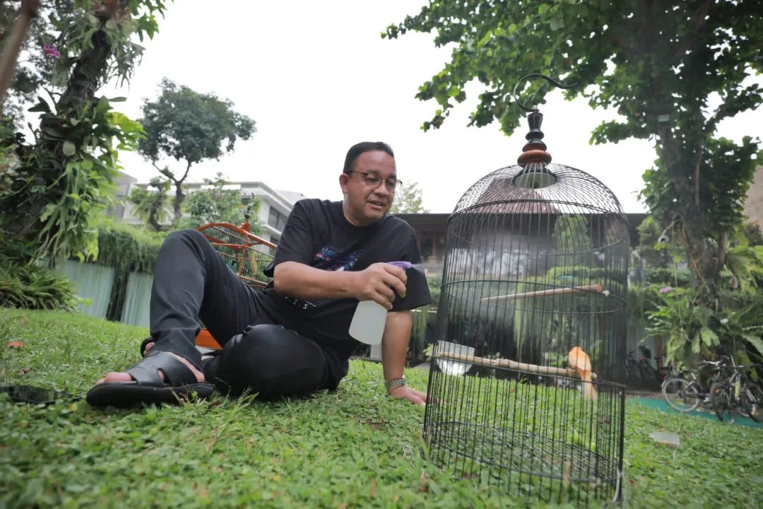 Anies Baswedan, Gemar Baca Buku dan Penyayang Binatang